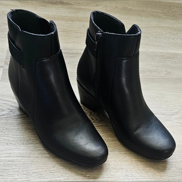 Clarks Collection Emily Holly Black Ankle Boots - Size 7.5M - Picture 8 of 10